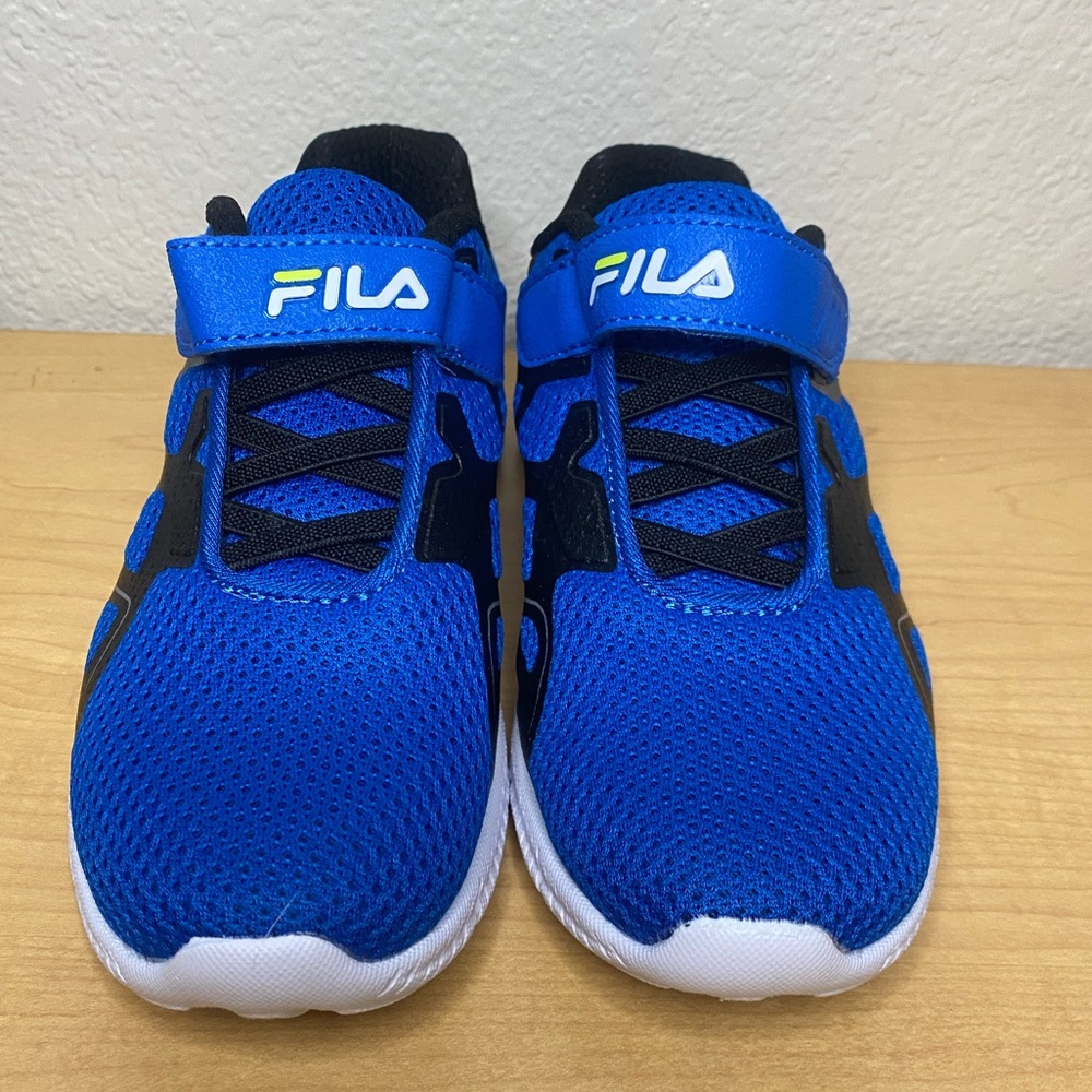 Fila Bright Blue Velcro Sneakers Brand New Without Box size 1 Boys